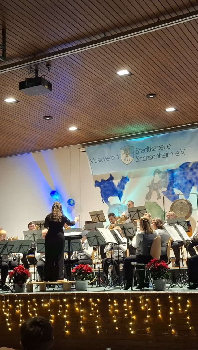 IMPRESSION vom diesjährigen Jahreskonzert mit dem Motto „Around the World“ 🌎 und dem Stück Africa von Toto.🦒☀️
Danke an alle die dabei waren und an alle Unterstützer*innen des MVS. #dankbar 

#mvs #blasorchester #konzert #blasmusikausleidenschaft